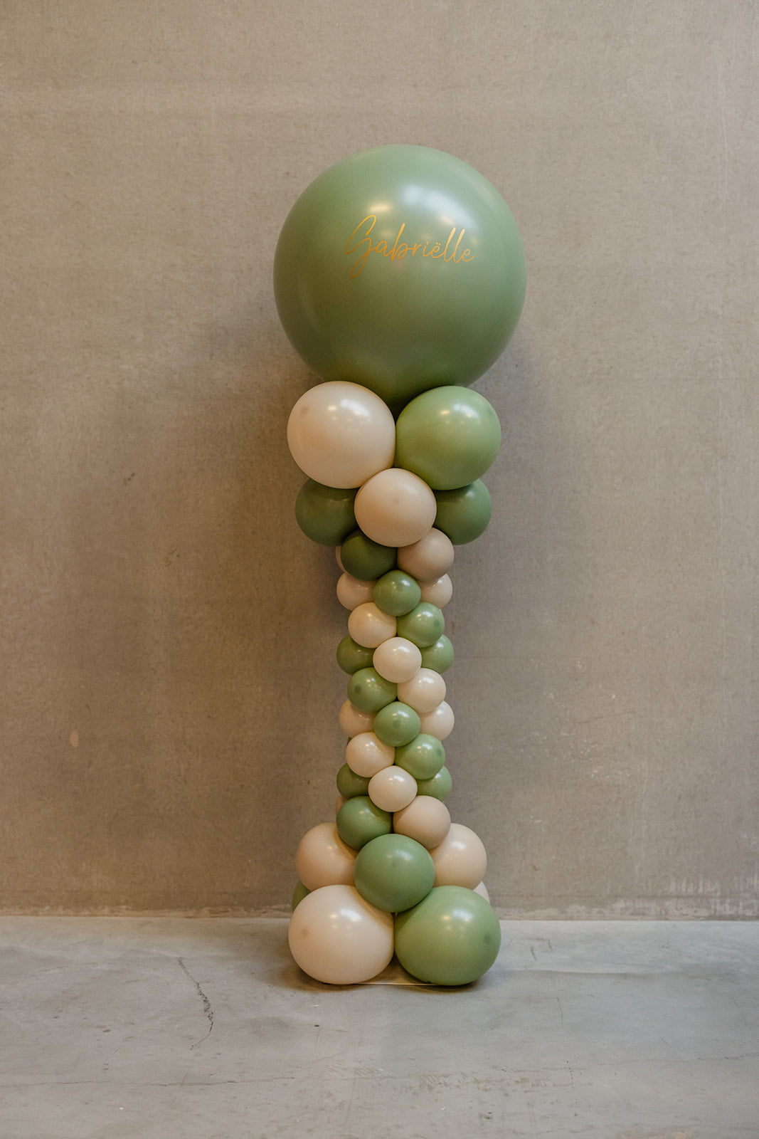 Pilaar "Gedraaid" met topballon